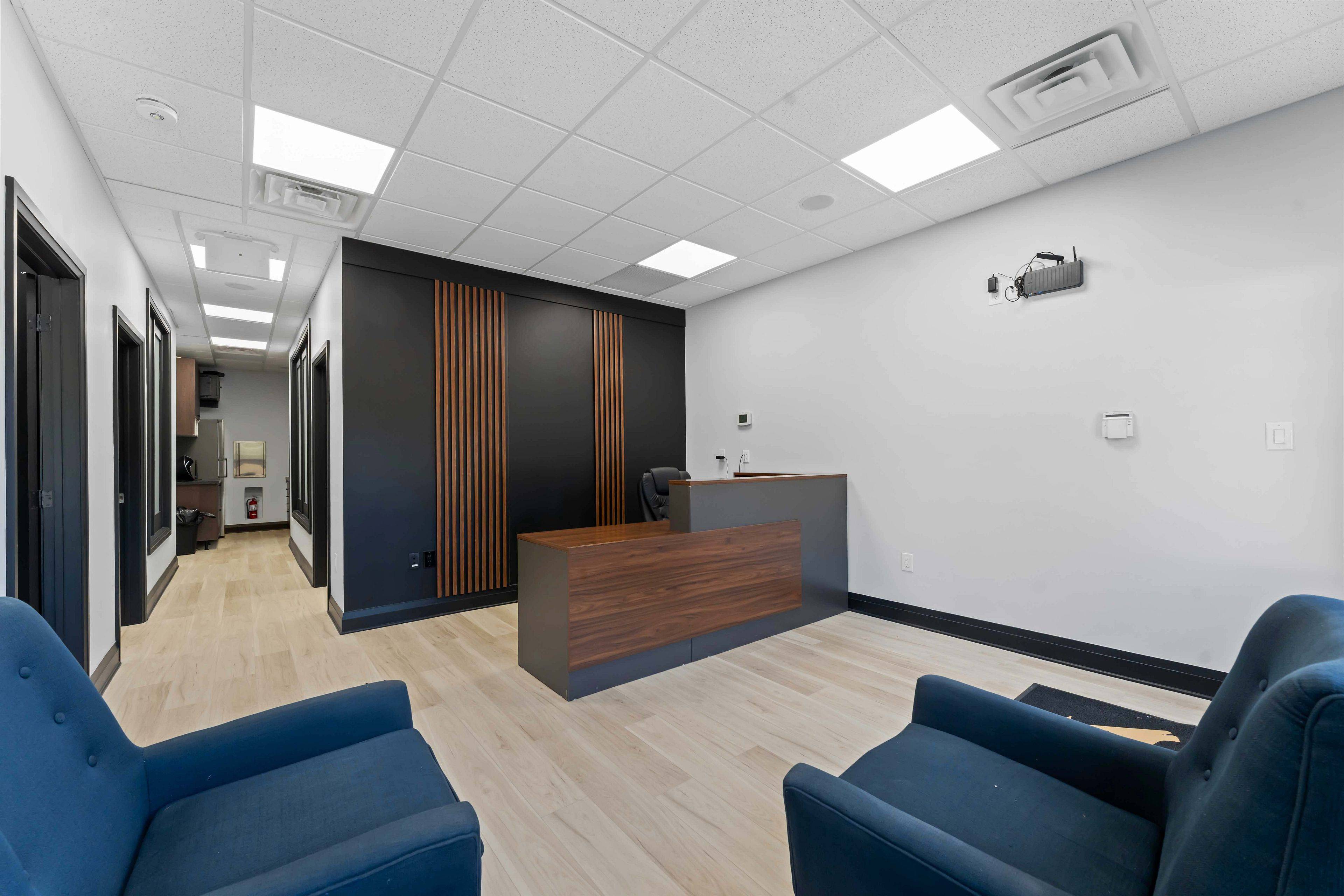 Hunt Club - South Keys And Area, ON K1G 4Z7,2285 St. Laurent BLVD #A1