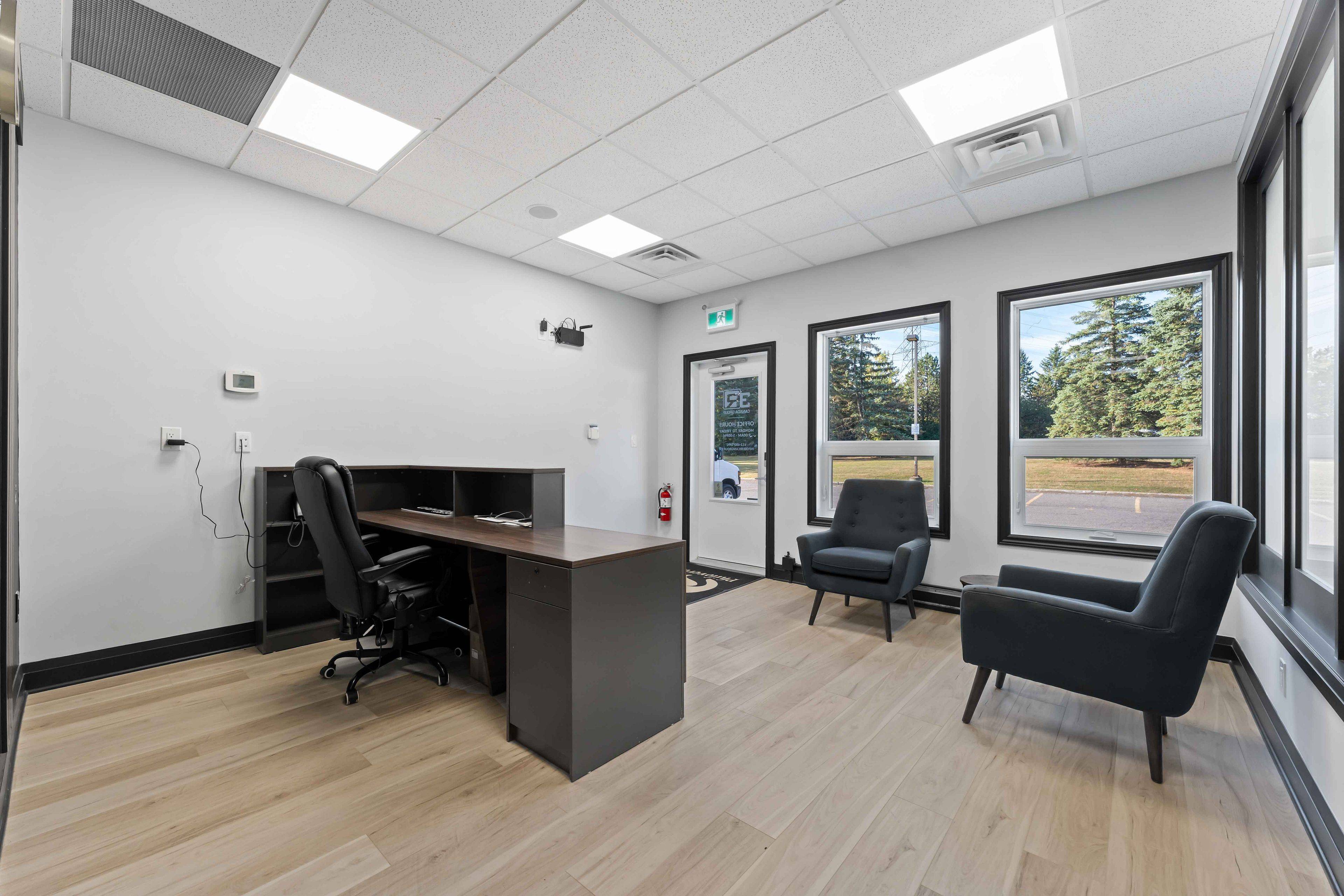 Hunt Club - South Keys And Area, ON K1G 4Z7,2285 St. Laurent BLVD #A1