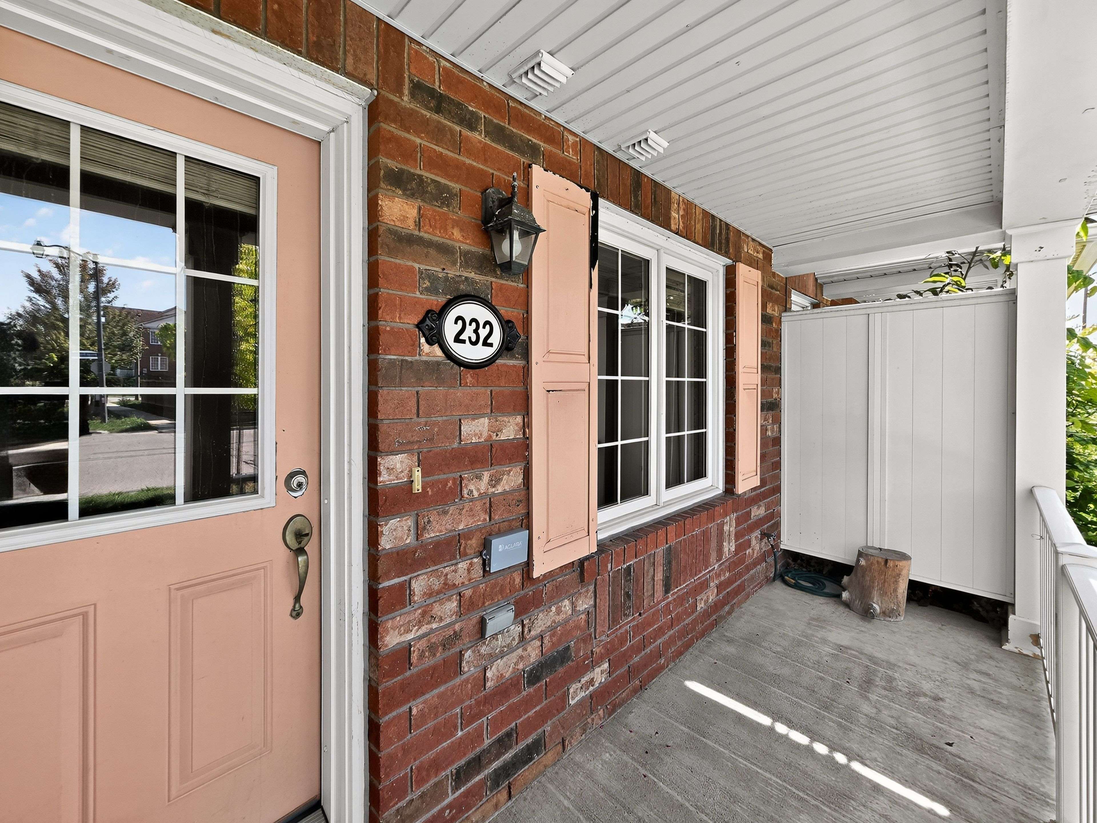 Toronto E11, ON M1B 0A8,232 Rouge River DR