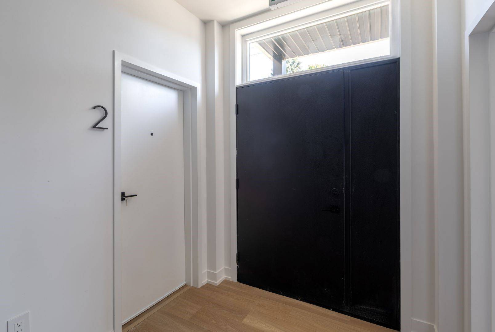 Toronto W07, ON M8Y 1S1,60 Cannon RD #2