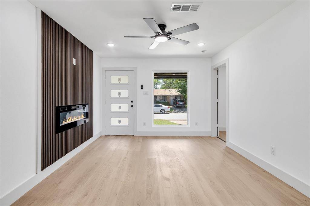 Dallas, TX 75241,3323 Pacesetter Drive