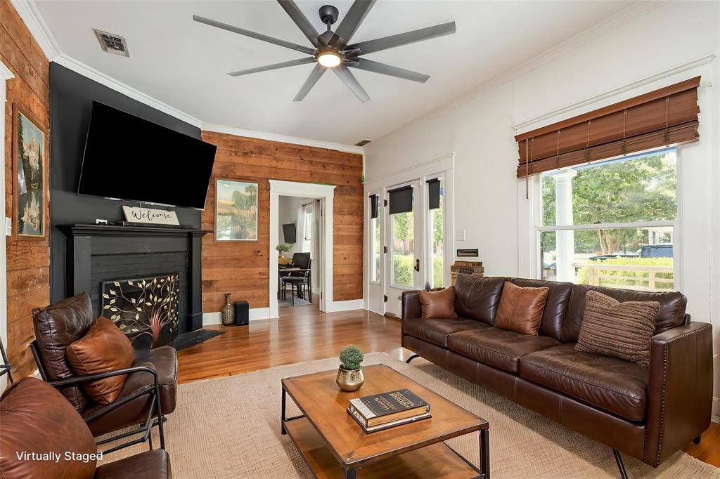 Waxahachie, TX 75165,300 E University Avenue