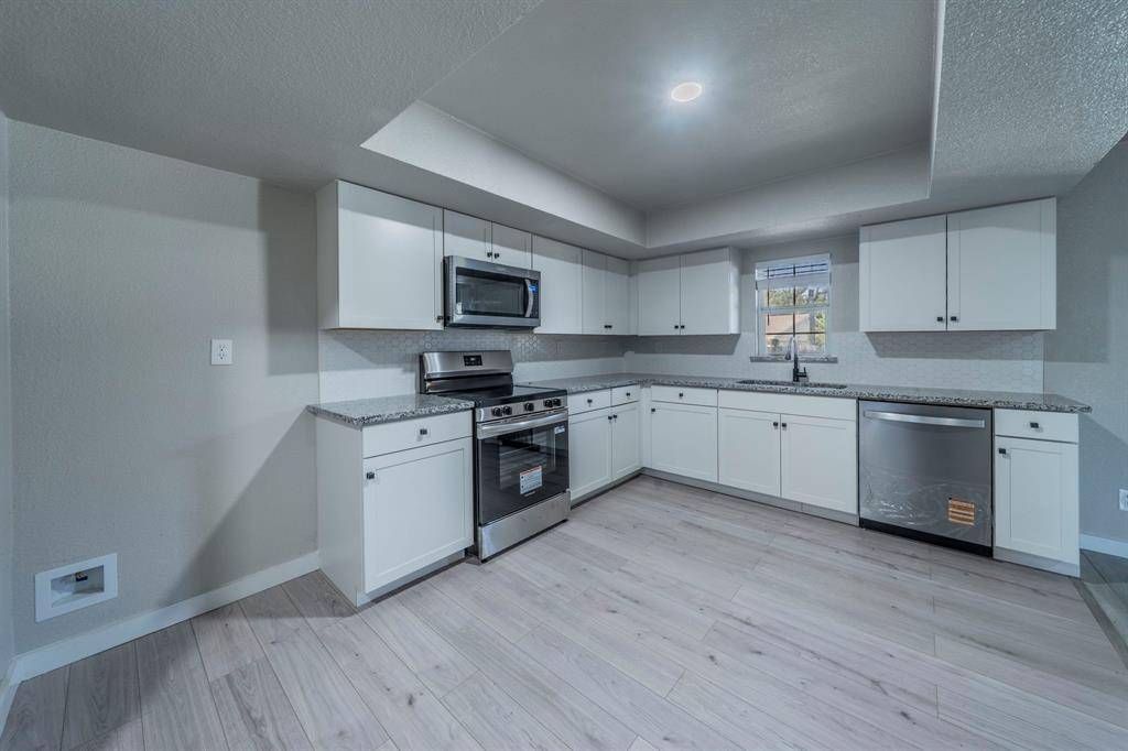 Grand Prairie, TX 75052,3305 Country Road