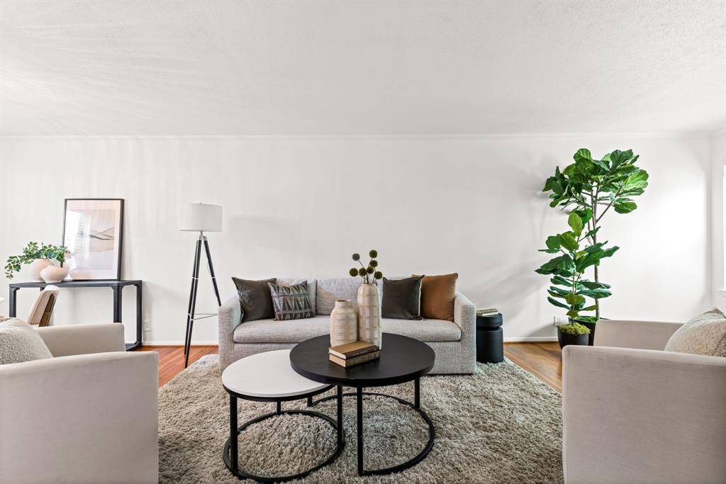 Dallas, TX 75235,4944 N Hall Street