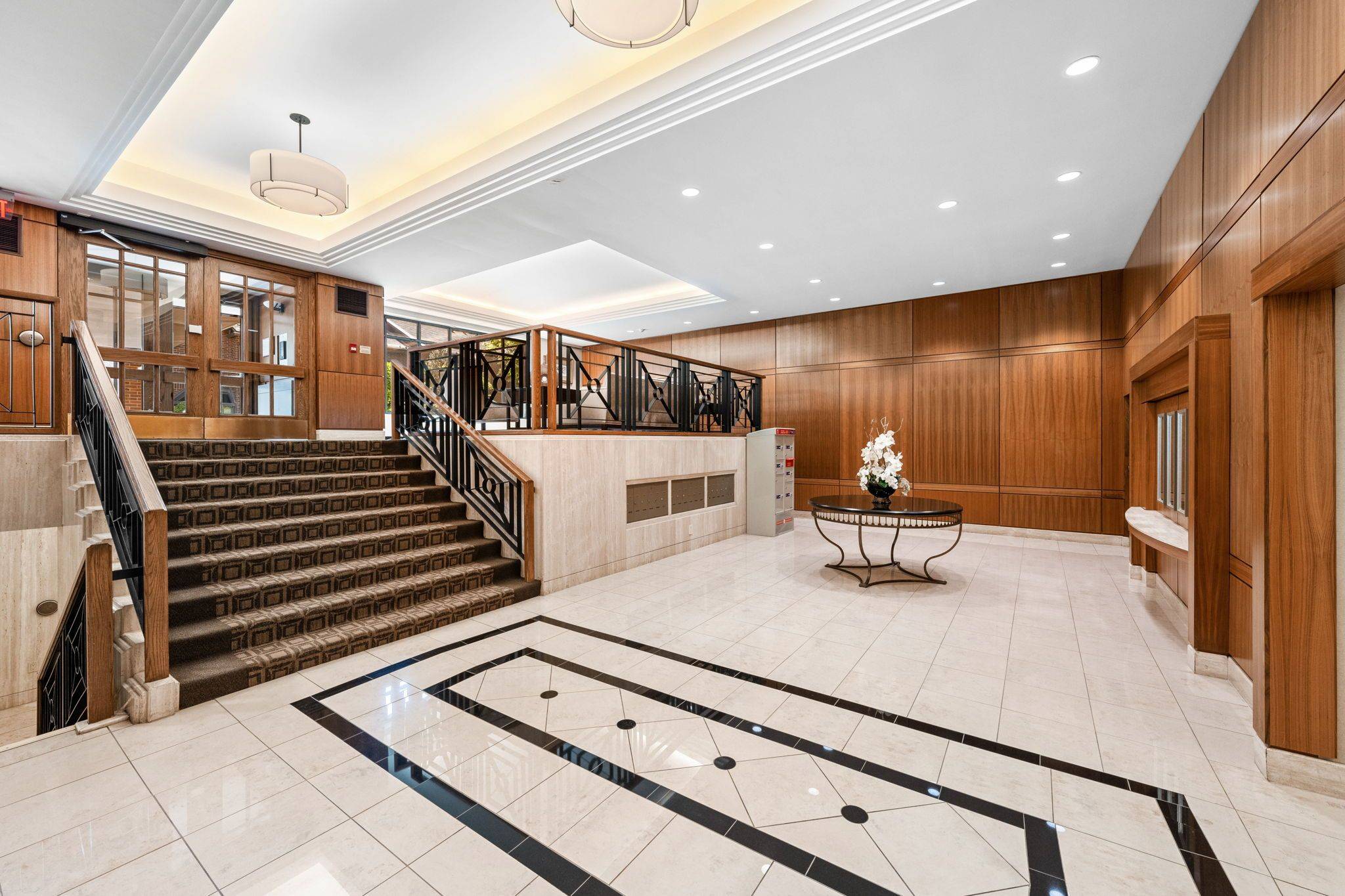 Glebe - Ottawa East And Area, ON K1S 5K8,111 Echo DR #406