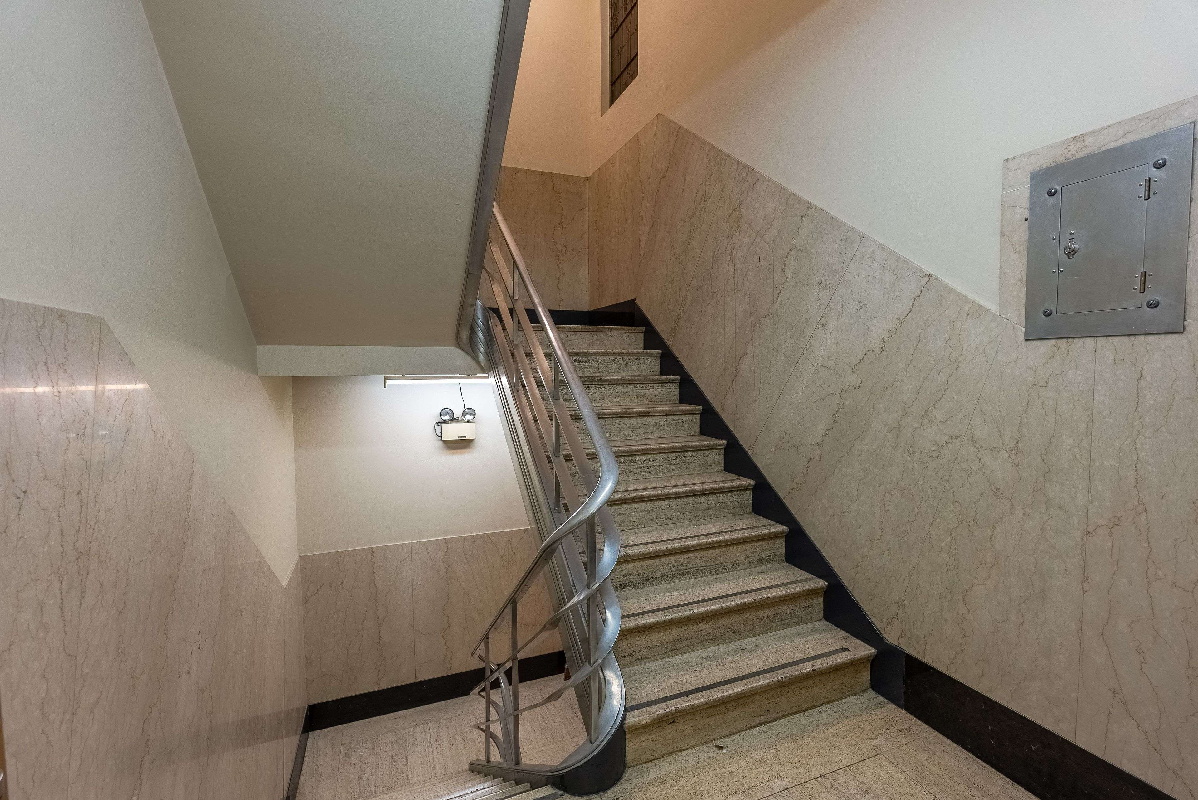 Ottawa Centre, ON K1P 5N5,109 Bank ST