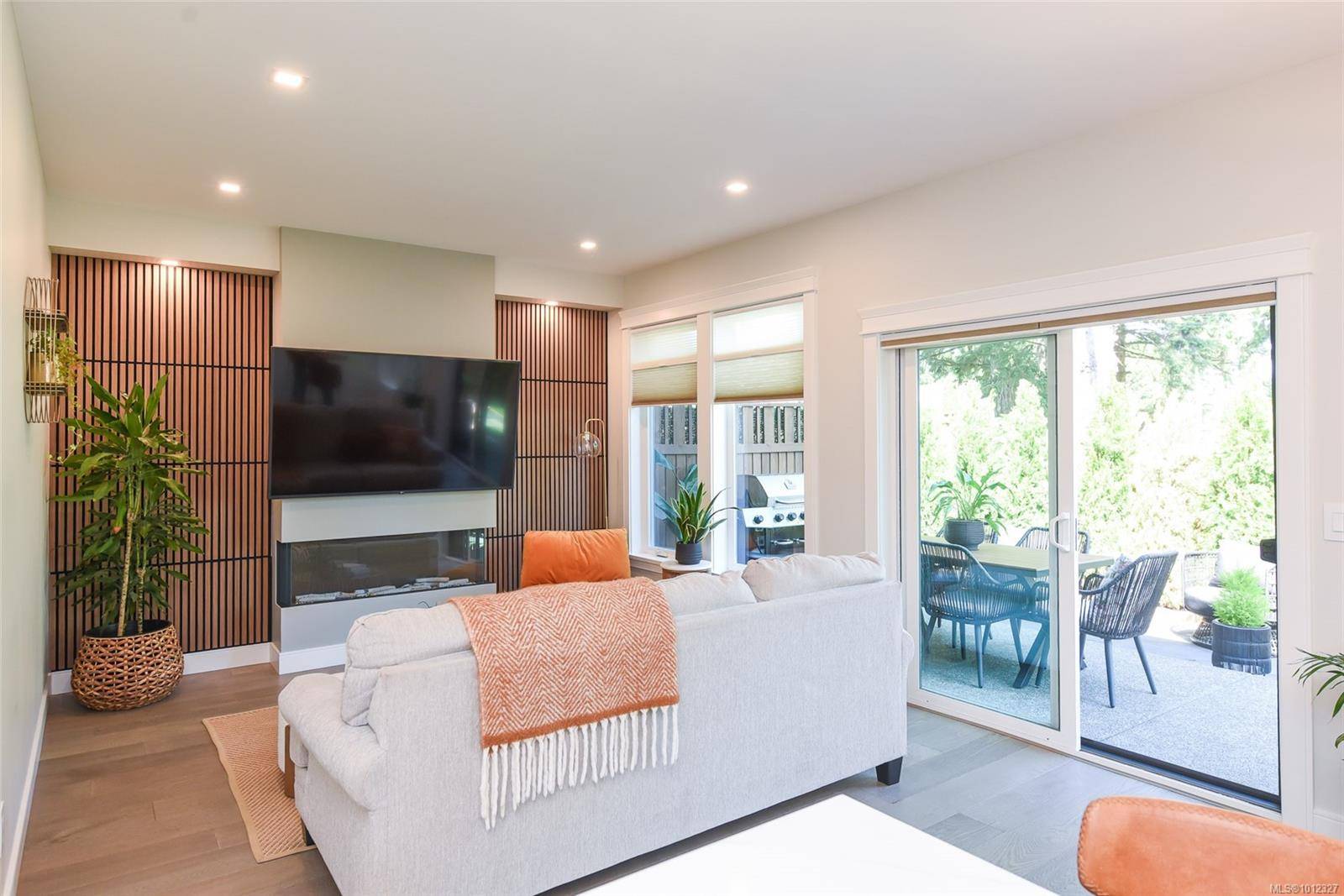 Comox, BC V9M 2A5,468 Anderton Rd #2