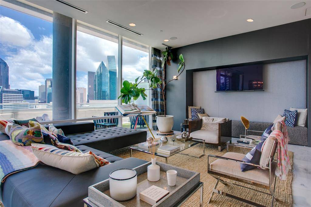 Dallas, TX 75219,2408 Victory Park Lane #1439