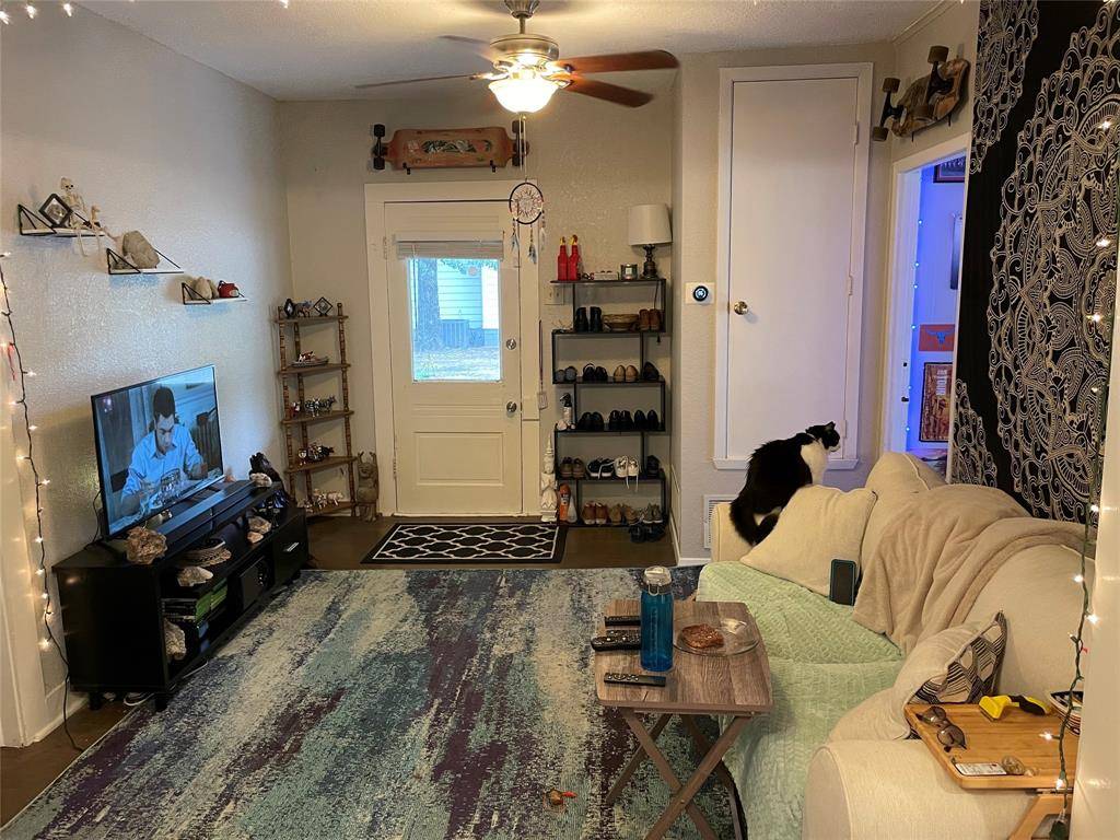 Denton, TX 76201,1303 Fannin Street