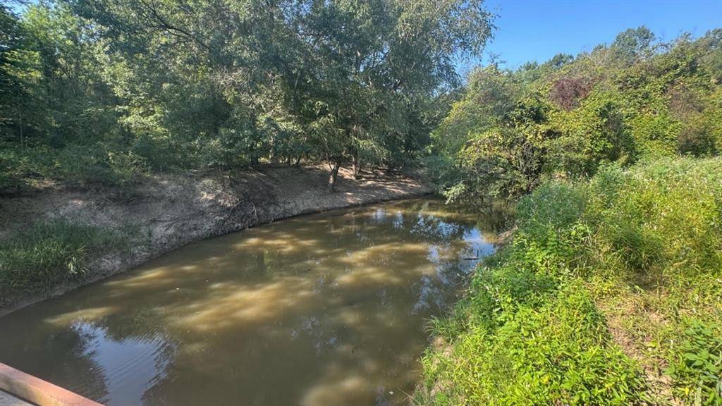 Talco, TX 75487,768 County Road 2220