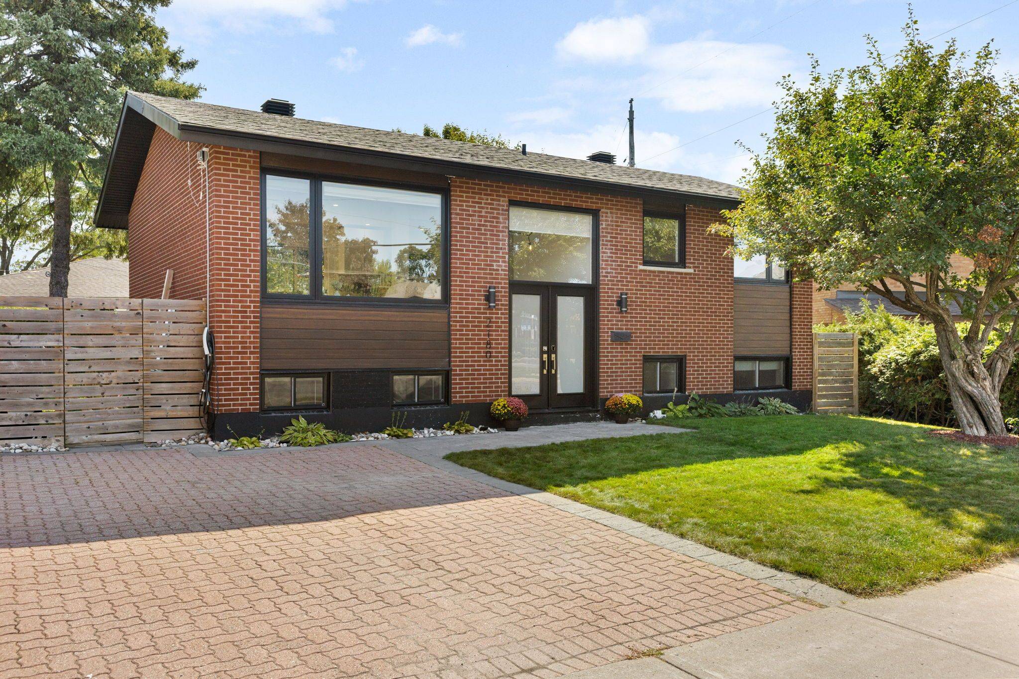 Mckellar Heights - Glabar Park And Area, ON K2A 1L4,2180 Lenester AVE