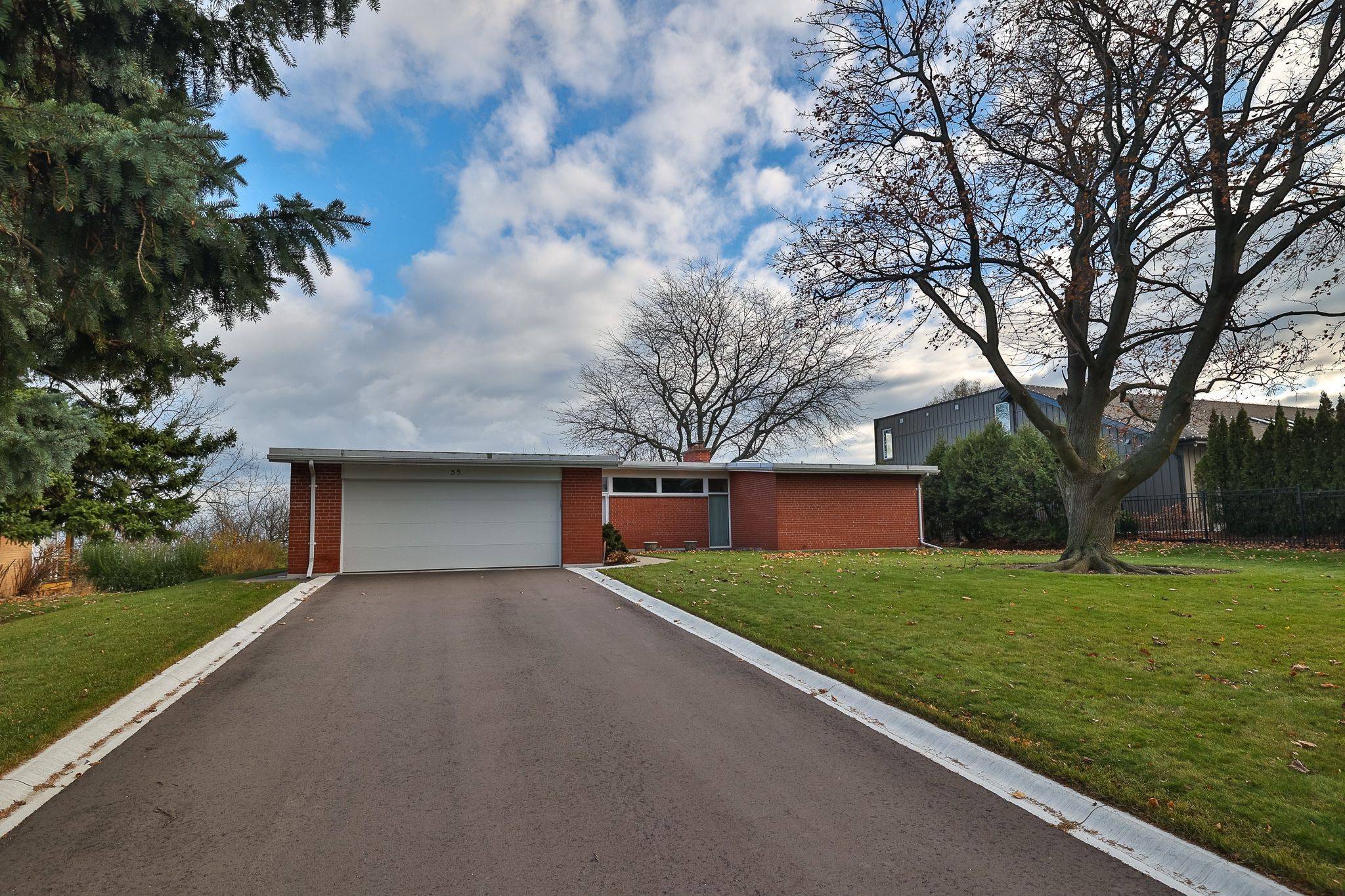 Toronto E08, ON M1M 1J3,59 Hill CRES