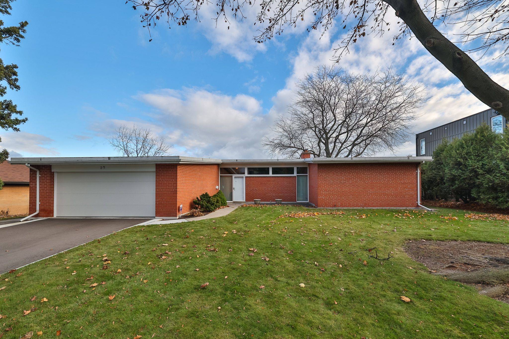 Toronto E08, ON M1M 1J3,59 Hill CRES