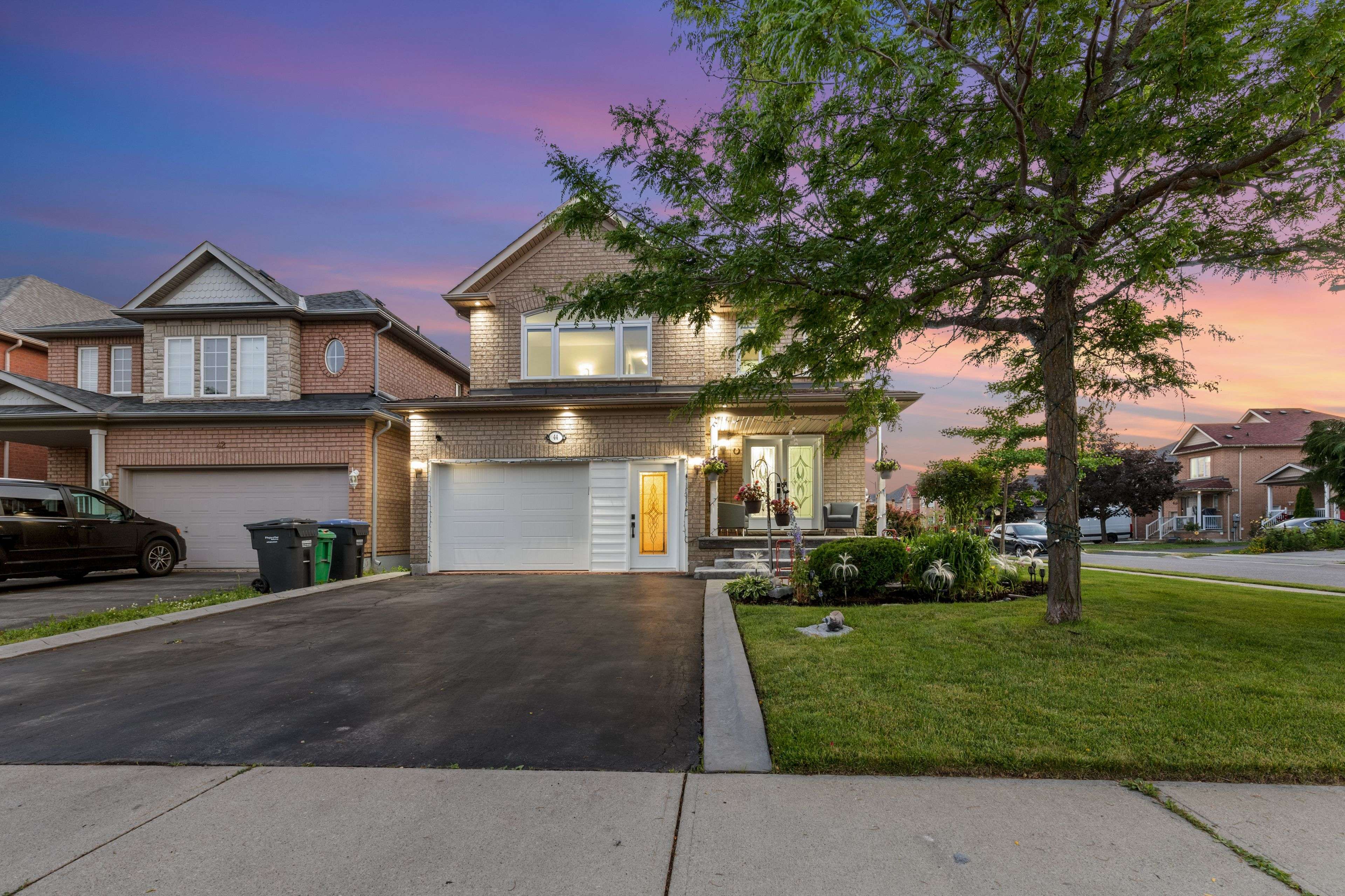 Brampton, ON L7A 2W8,44 Newark WAY