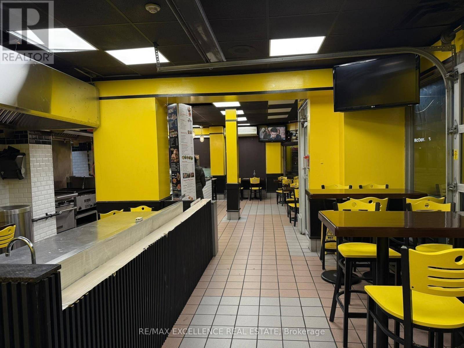 Toronto W01, ON M6R 1A9,1647 Queen ST W