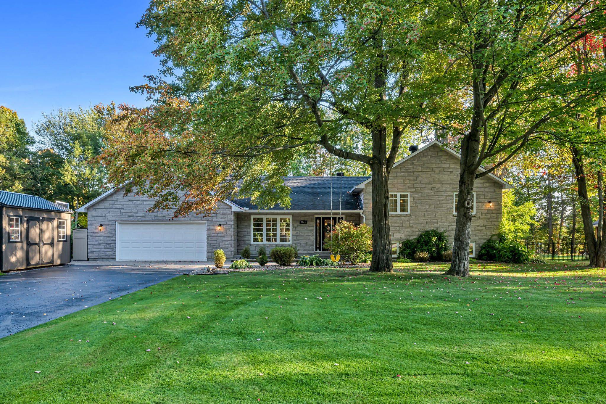 Orleans - Cumberland And Area, ON K4B 1K5,3603 Delson DR