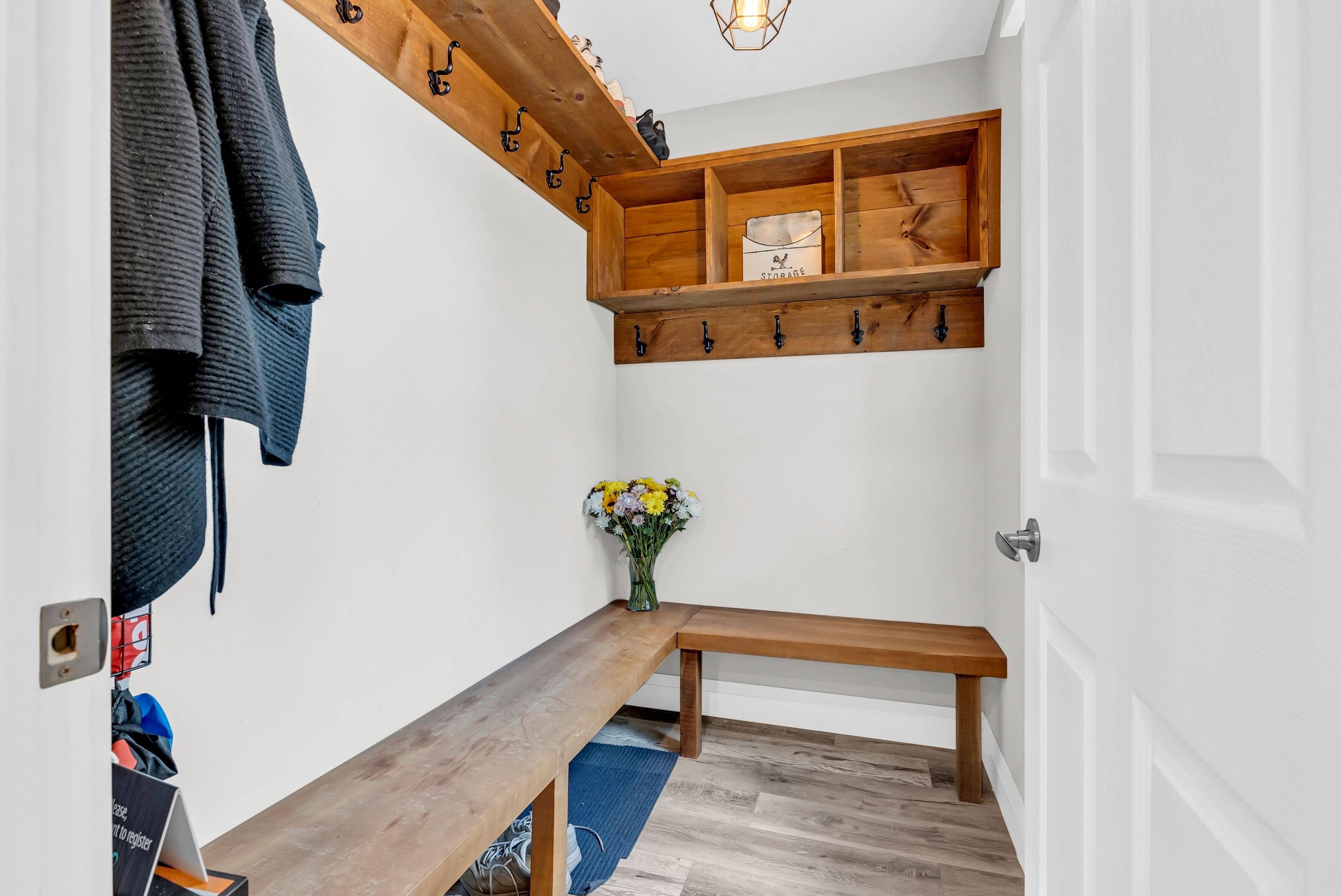 Hamilton, ON L8T 3C7,324 East 43rd ST