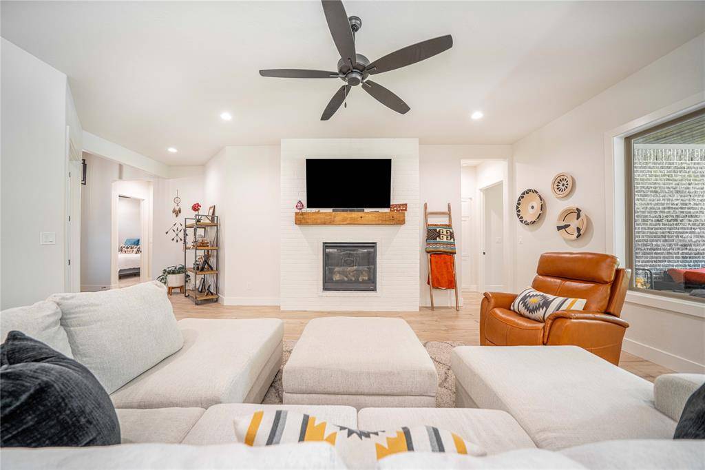 Longview, TX 75602,125 Thorn Briar