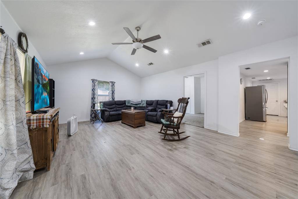 Bonham, TX 75418,702 W 7th Street