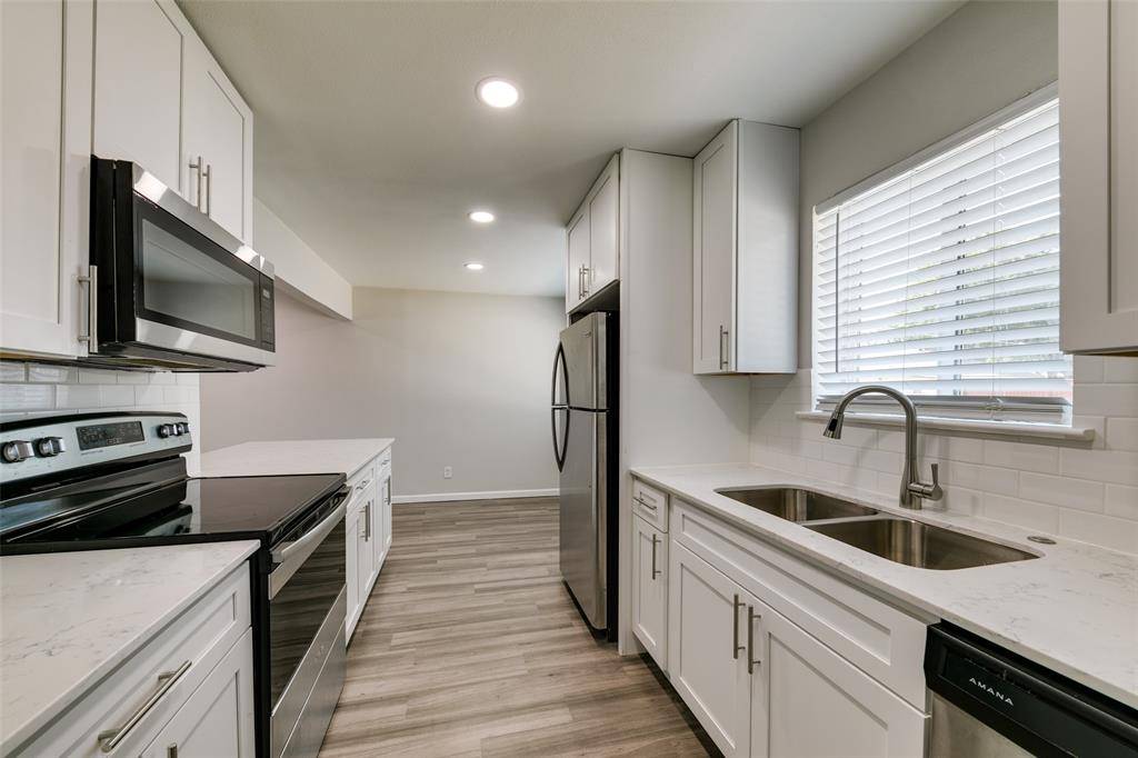 Dallas, TX 75214,5444 Gaston Avenue