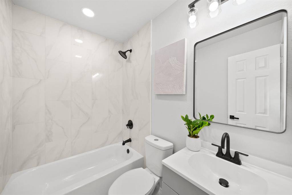 Dallas, TX 75224,407 Bradley Street