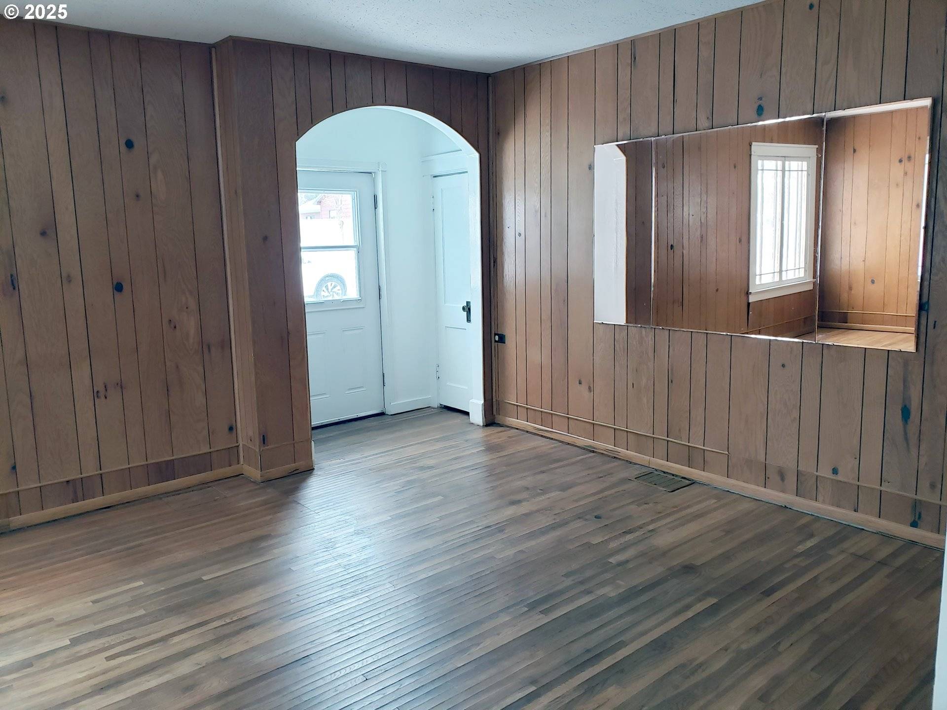 Wallowa, OR 97885,404 N HOLMES ST