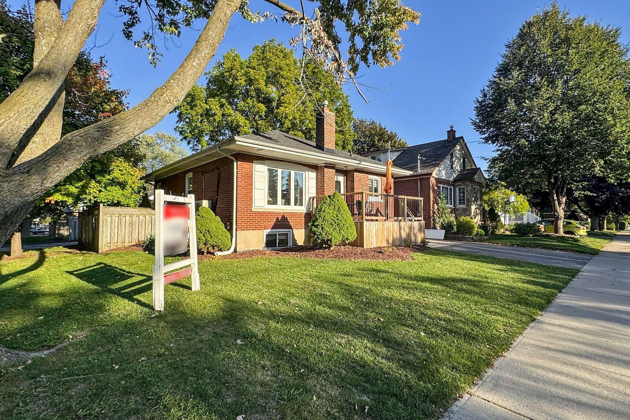 Whitby, ON L1N 5G1,233 Palace ST