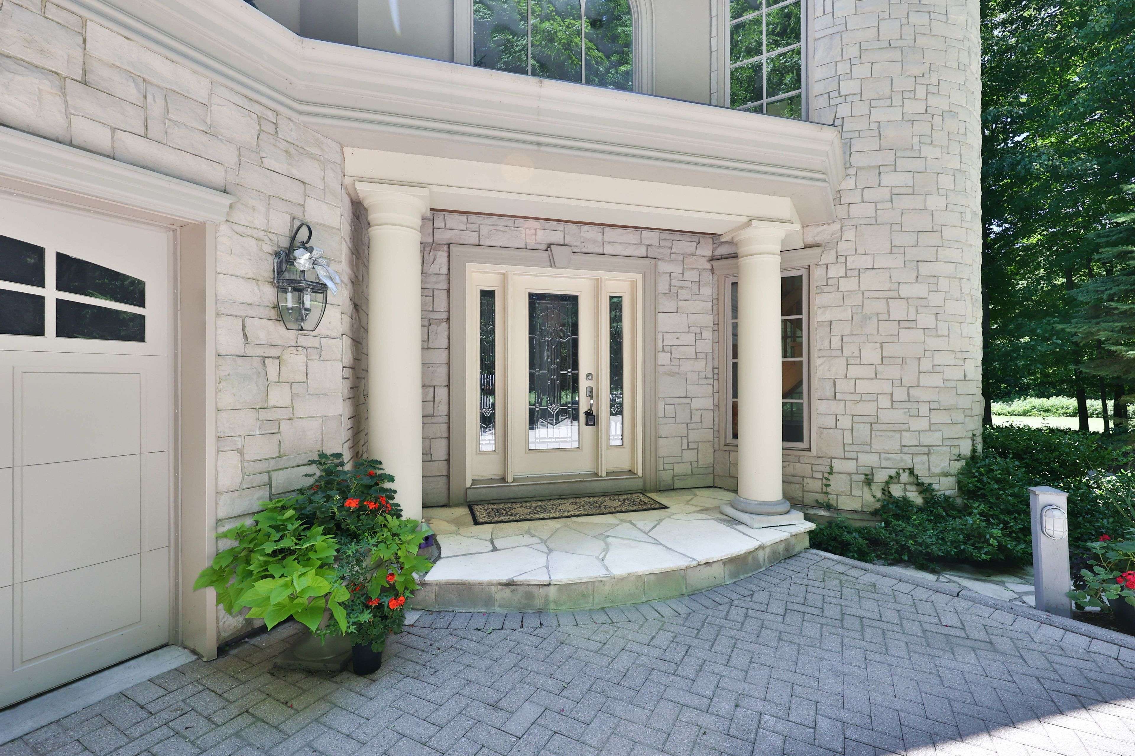 Burlington, ON L7P 0R9,1270 1 Side RD