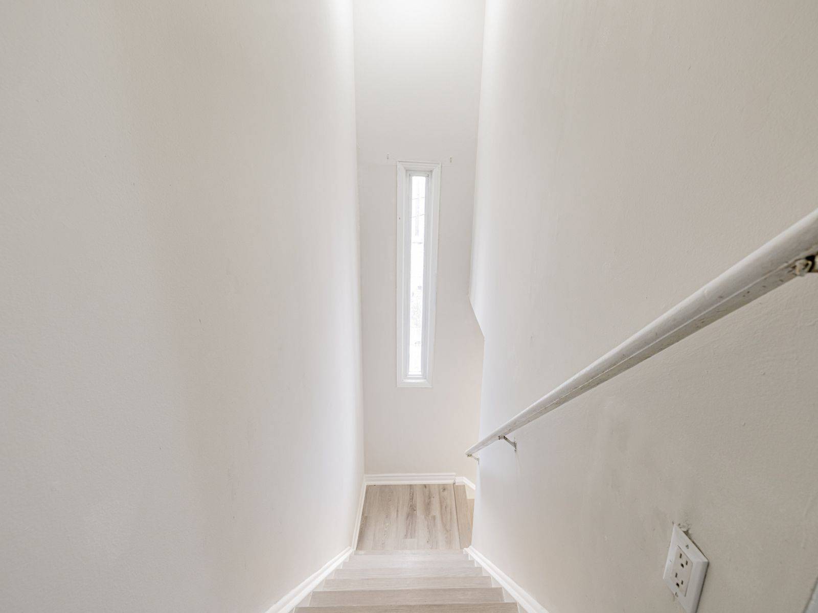 Toronto W10, ON M9W 5Z3,16 Rexdale BLVD #25