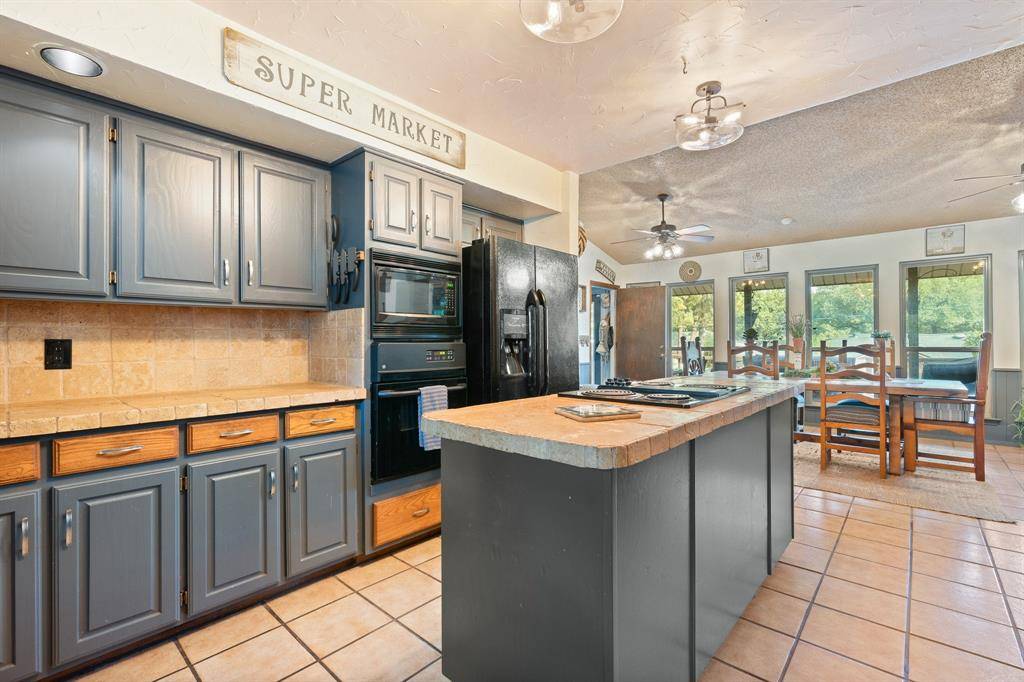 Arlington, TX 76016,4101 Stonewick Drive