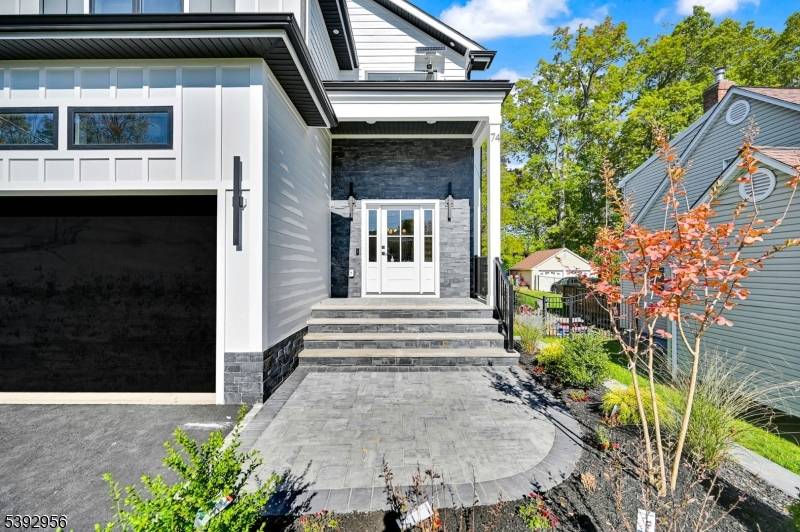 Livingston Twp., NJ 07039,74 Hillside Ter