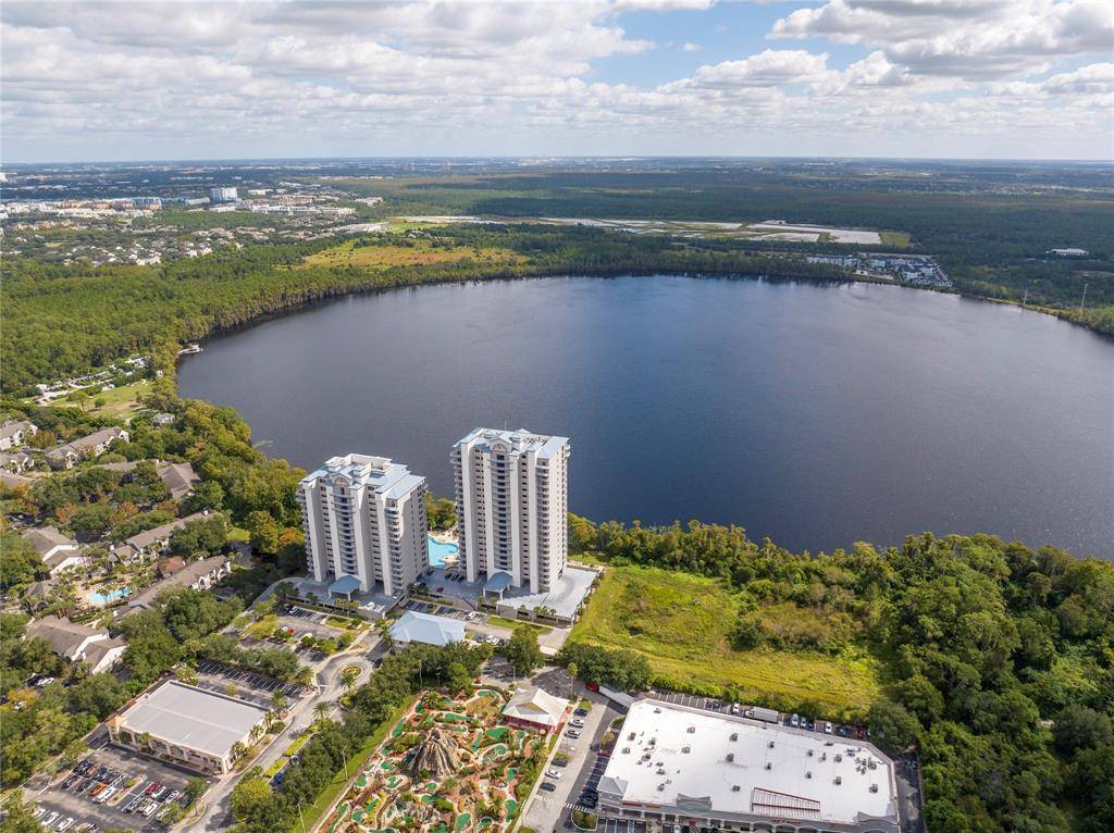 Orlando, FL 32821,13415 BLUE HERON BEACH DR #910