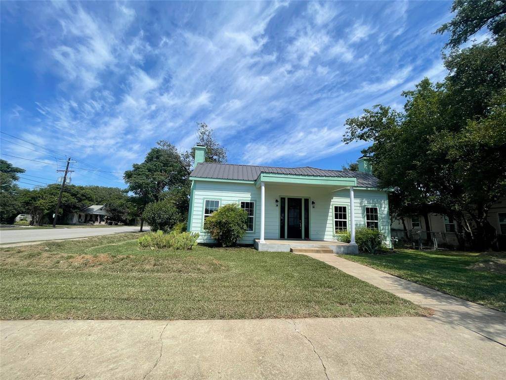Lampasas, TX 76550,201 E 6th Street
