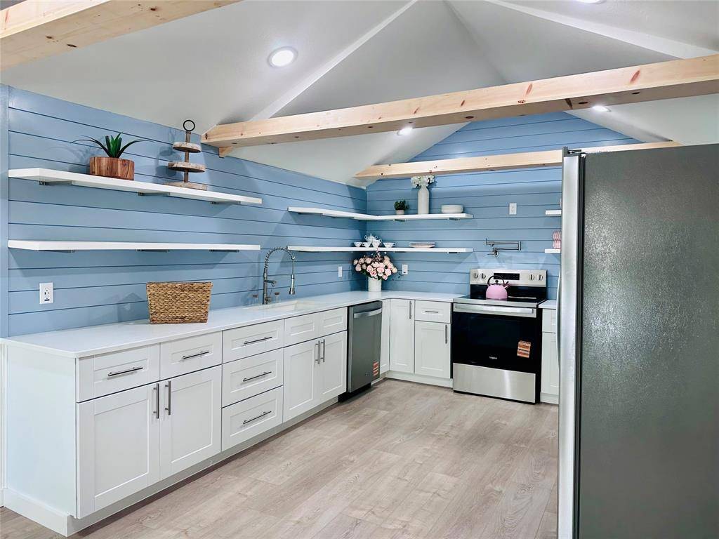 Cross Plains, TX 76443,241 S Avenue D