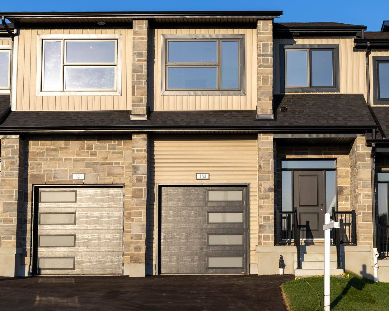 Kitchener, ON N2B 0B1,163 Dunnigan DR