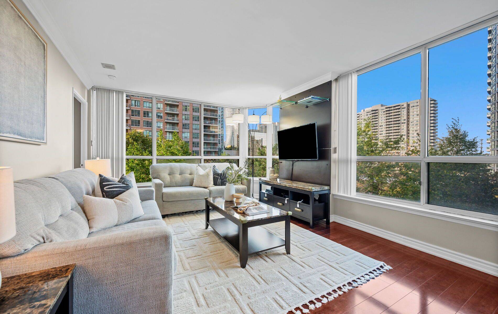 Mississauga, ON L5B 3Z3,55 Elm DR W #405