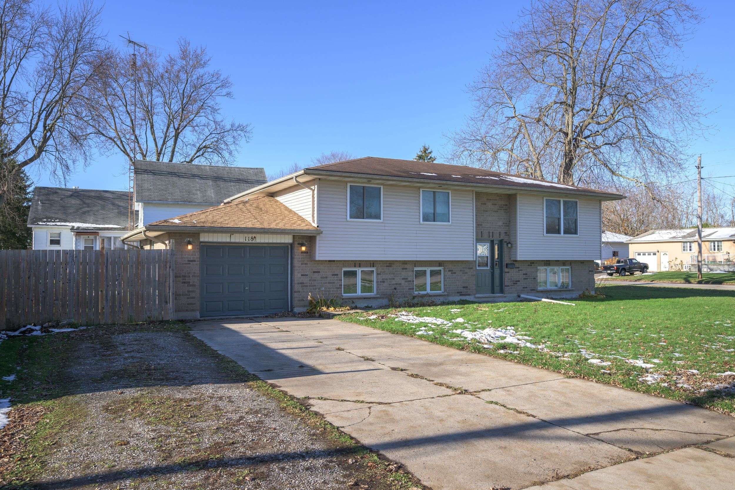 West Elgin, ON N0L 2P0,118 Main ST