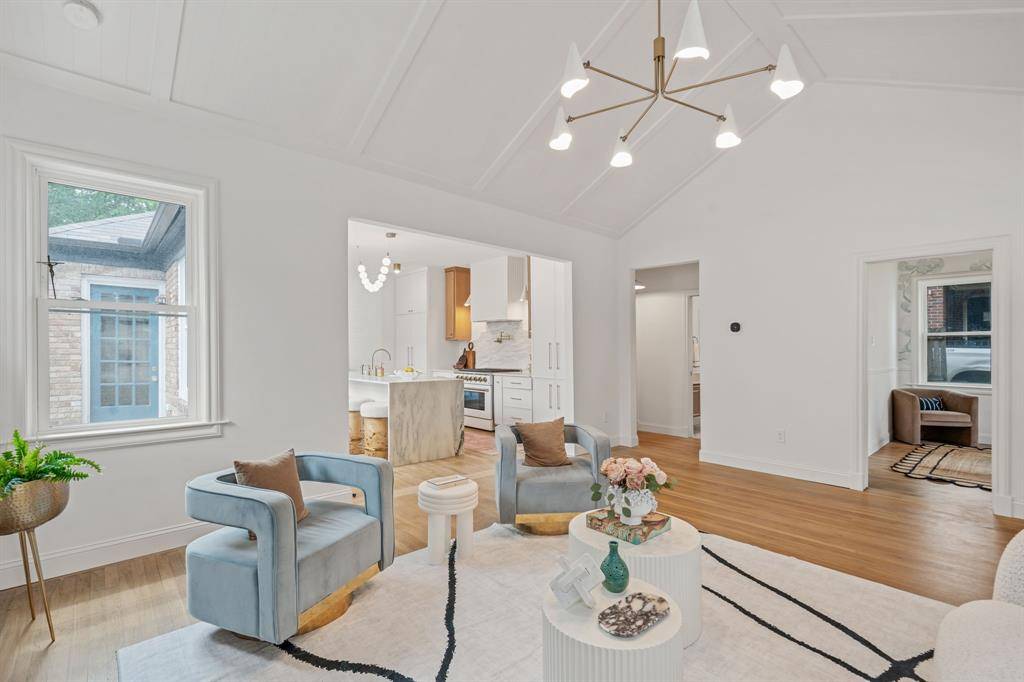 Dallas, TX 75223,6926 Lindsley Avenue