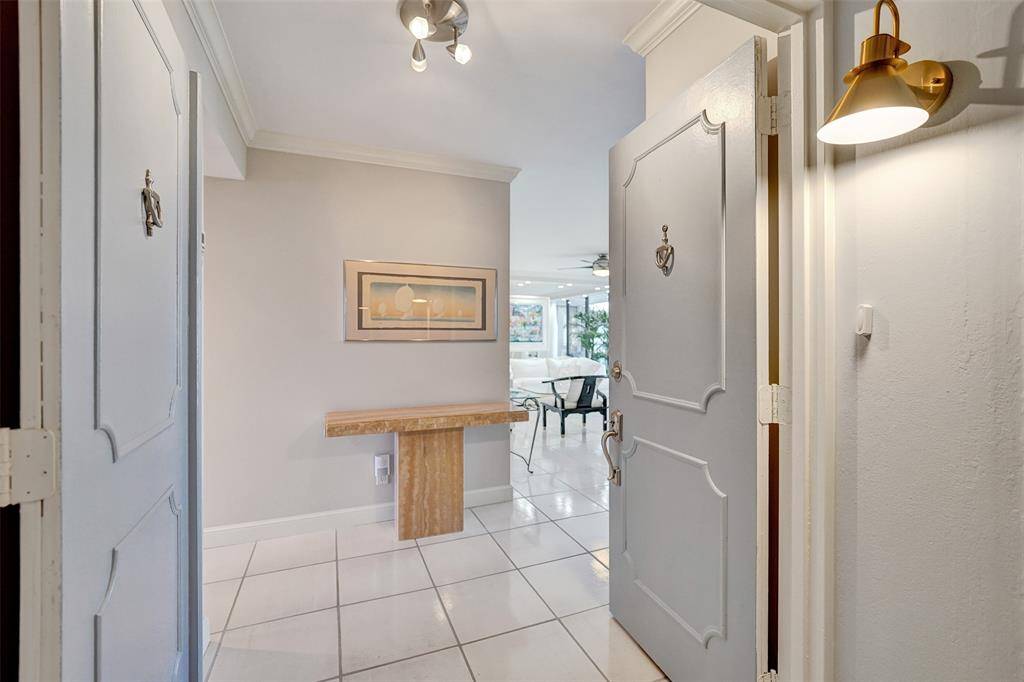 Fort Lauderdale, FL 33304,936 Intracoastal Dr #12C