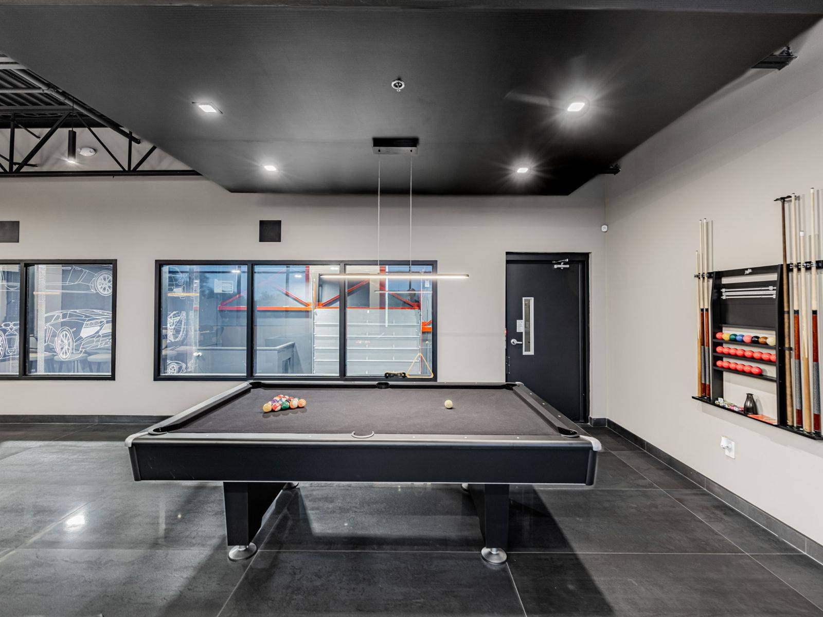 Burlington, ON L7N 3V6,760 Laurentian DR