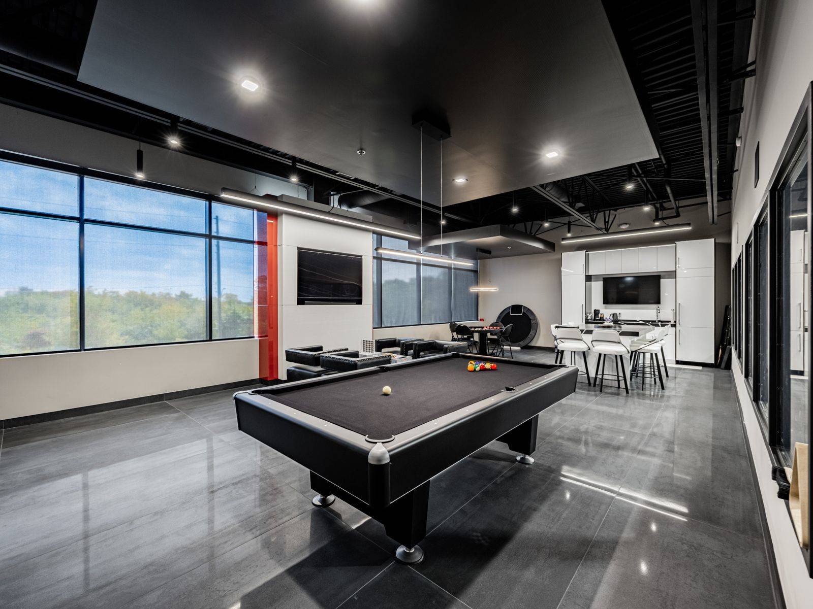 Burlington, ON L7N 3V6,760 Laurentian DR