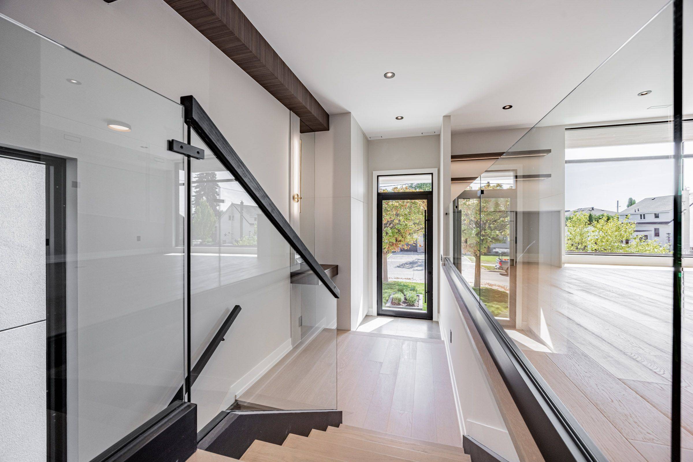 Mississauga, ON L5E 1P4,953 Halliday AVE