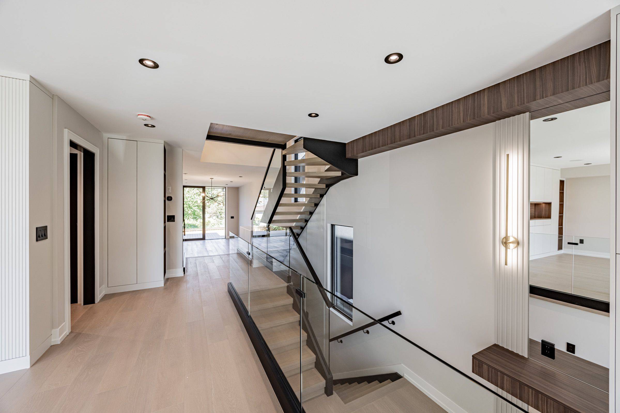 Mississauga, ON L5E 1P4,953 Halliday AVE