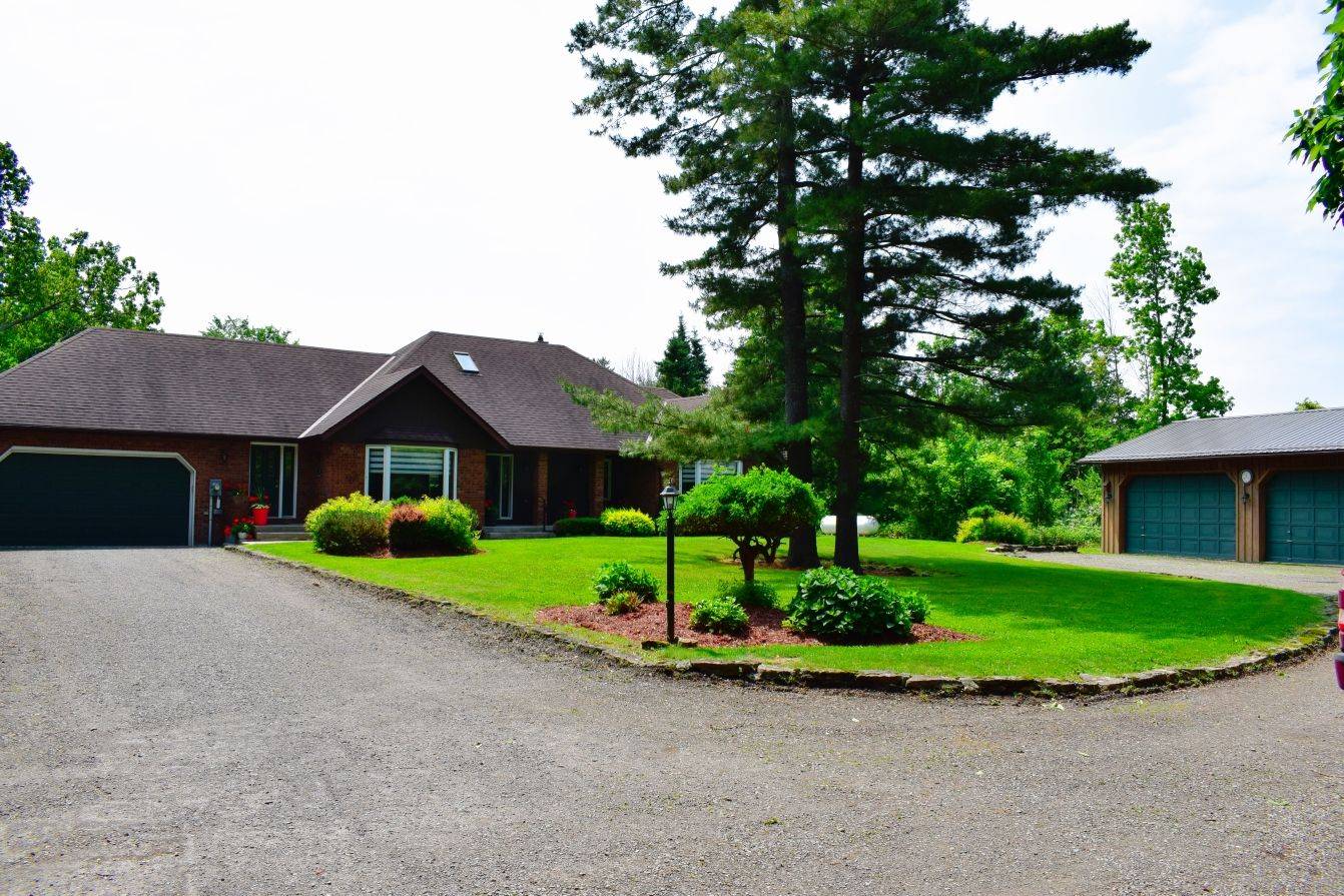 Front Of Yonge, ON K0E 1R0,1 Clow CT