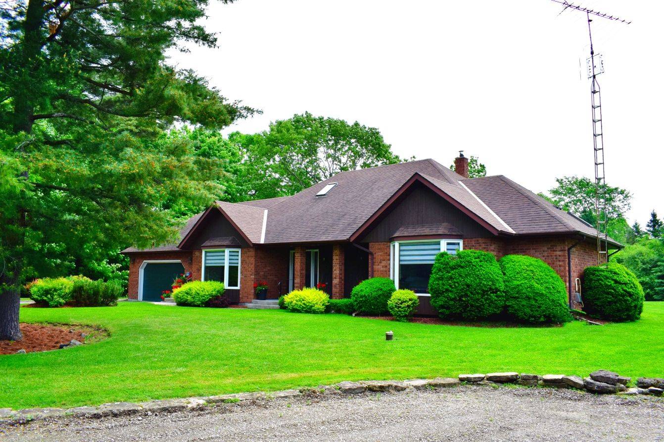 Front Of Yonge, ON K0E 1R0,1 Clow CT