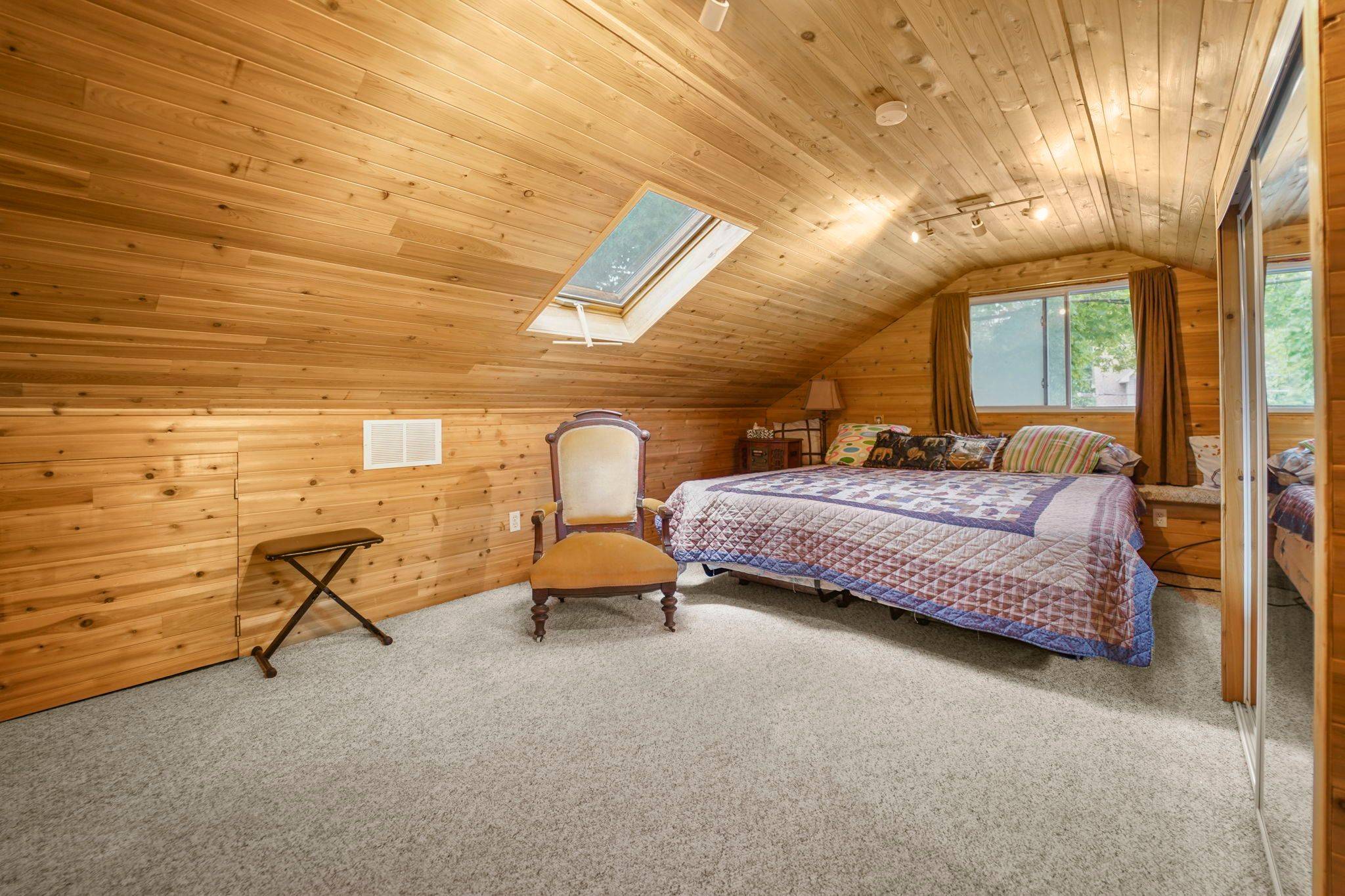 Puslinch, ON N3C 2V4,23 Holly TRL