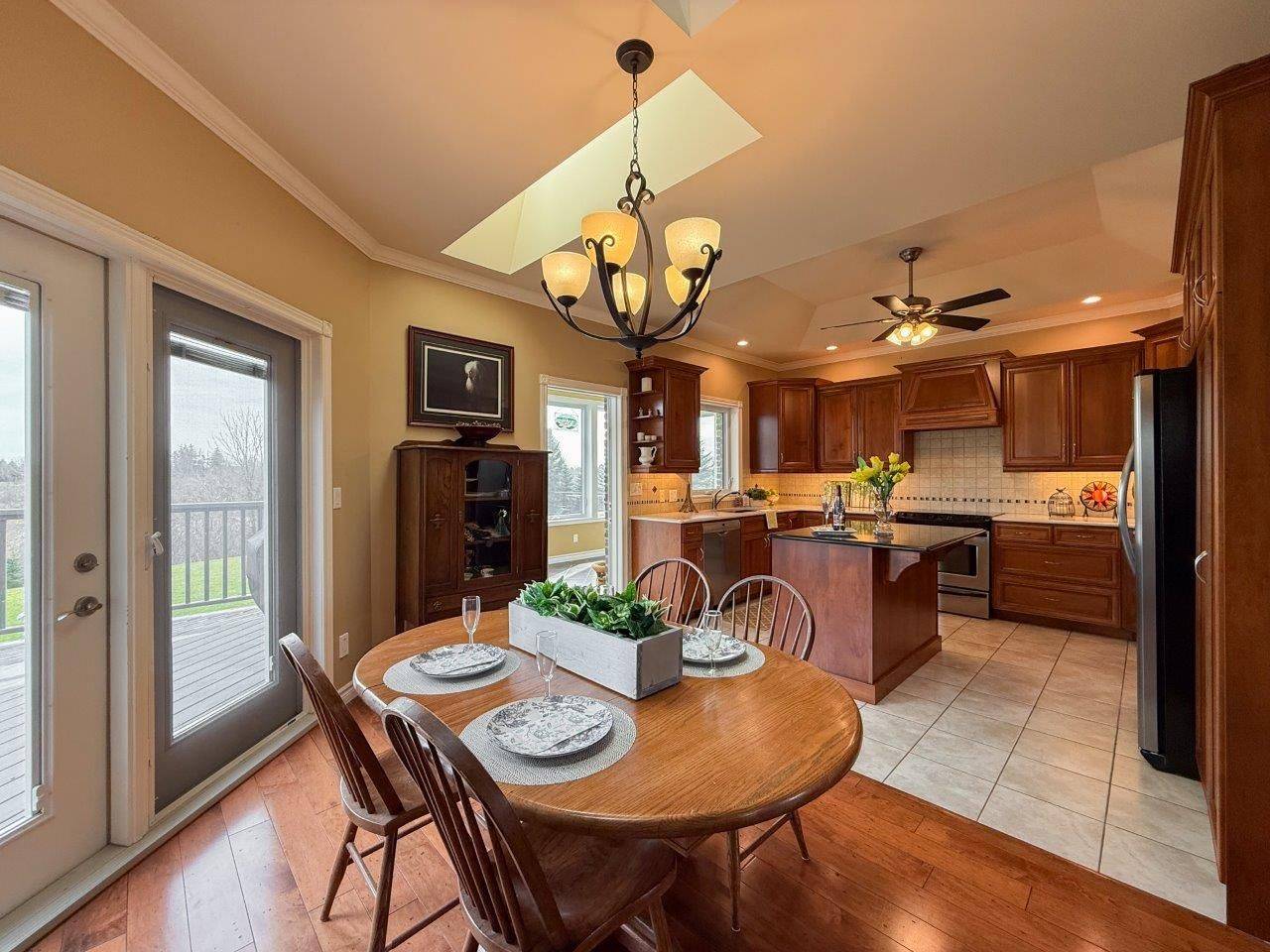 Norfolk, ON N0A 1N5,14 East ST S