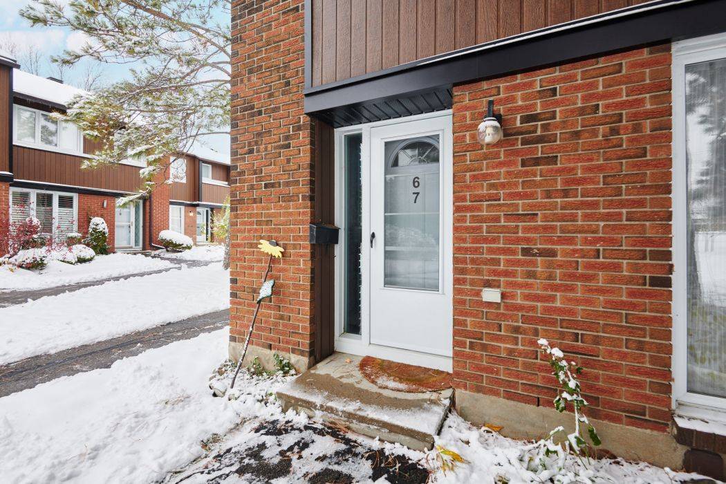 Beacon Hill North - South And Area, ON K1J 8J2,1900 Marquis AVE #67