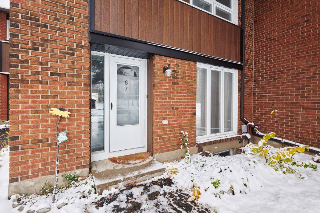 Beacon Hill North - South And Area, ON K1J 8J2,1900 Marquis AVE #67