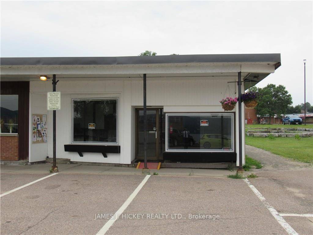 Deep River, ON K0J 1P0,16 Ridge RD W